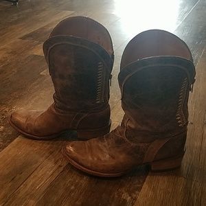 Corral Indie Spirit Zipper-back distressed boots